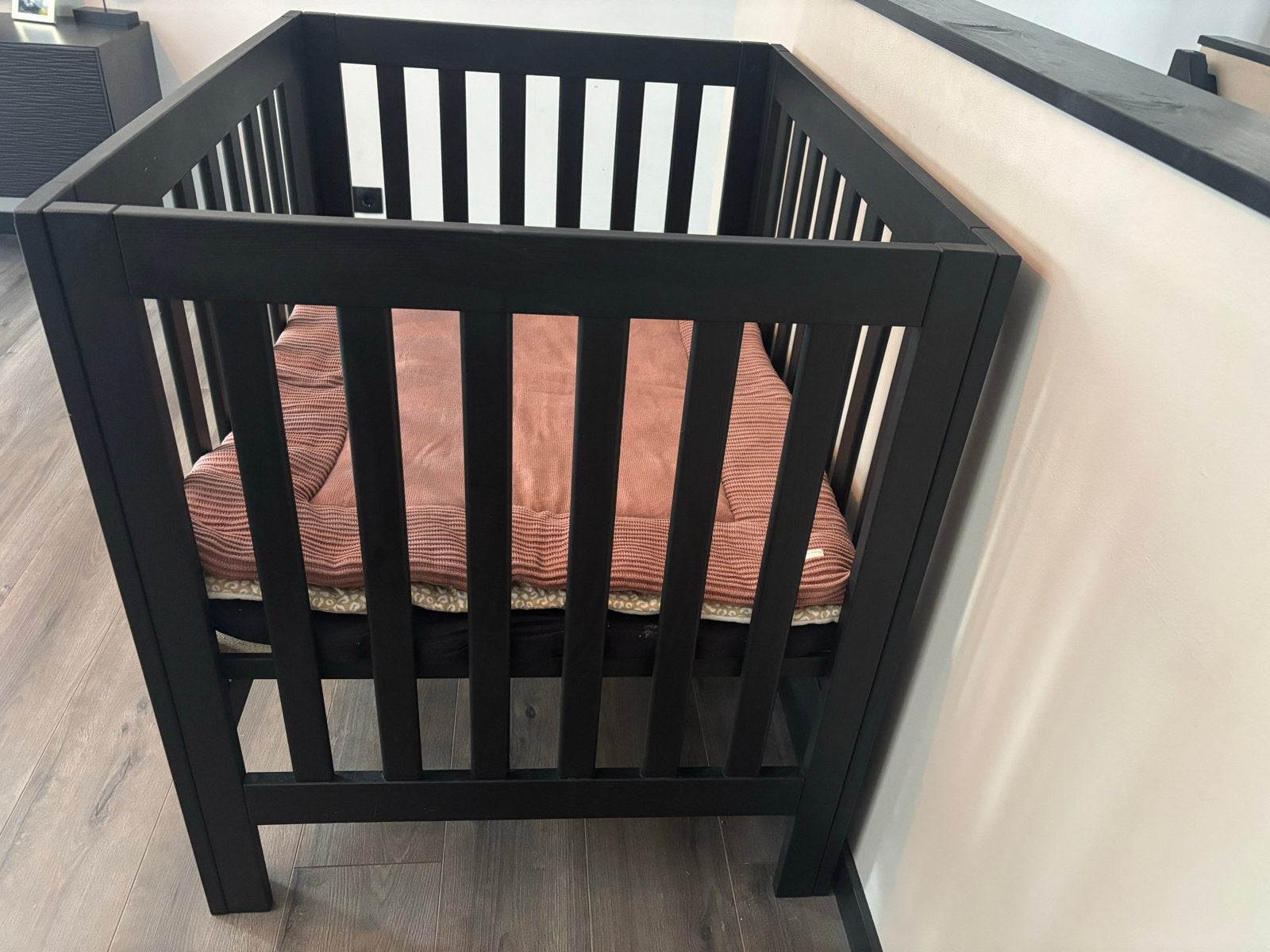 Box zwart 100x80cm met boxmatras, Kinderen en Baby's, Boxen, Ophalen, Zo goed als nieuw, Rechthoekig, Boxkleed