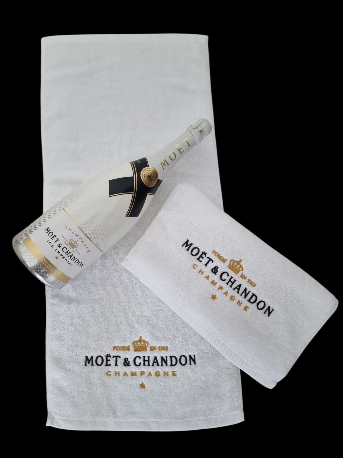 Moet&Chandon Katoenen Geborduurde Handdoek., Ophalen of Verzenden, Nieuw, Vierkant