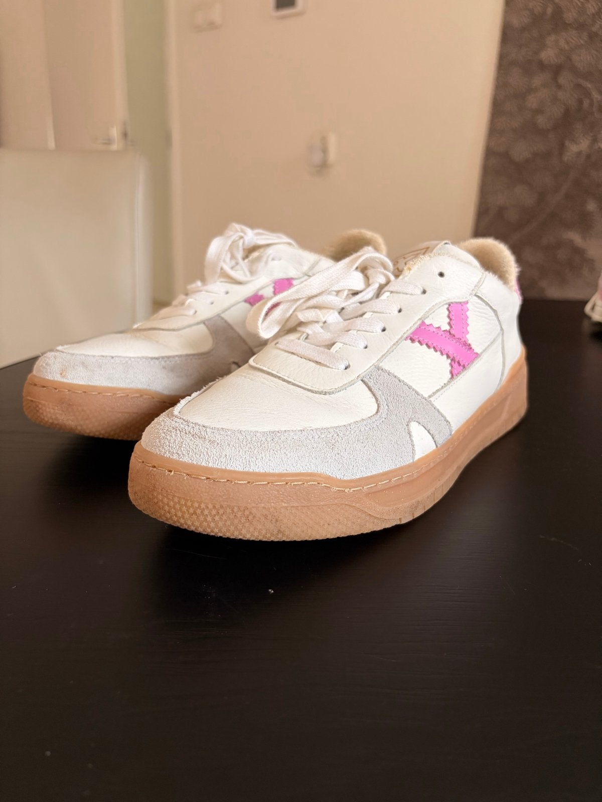 Munich Sports Sneakers - Wit met Roze details maat 41, Ophalen of Verzenden, Gedragen, Wit, Sneakers of Gympen