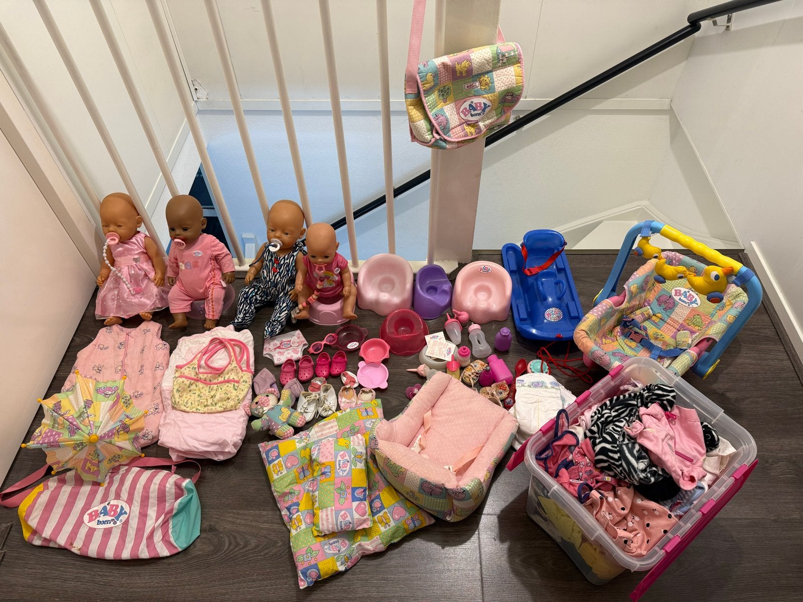 Grote Baby Born set met poppen, kleding en accessoires, Kinderen en Baby's, Ophalen, Gebruikt, Babypop