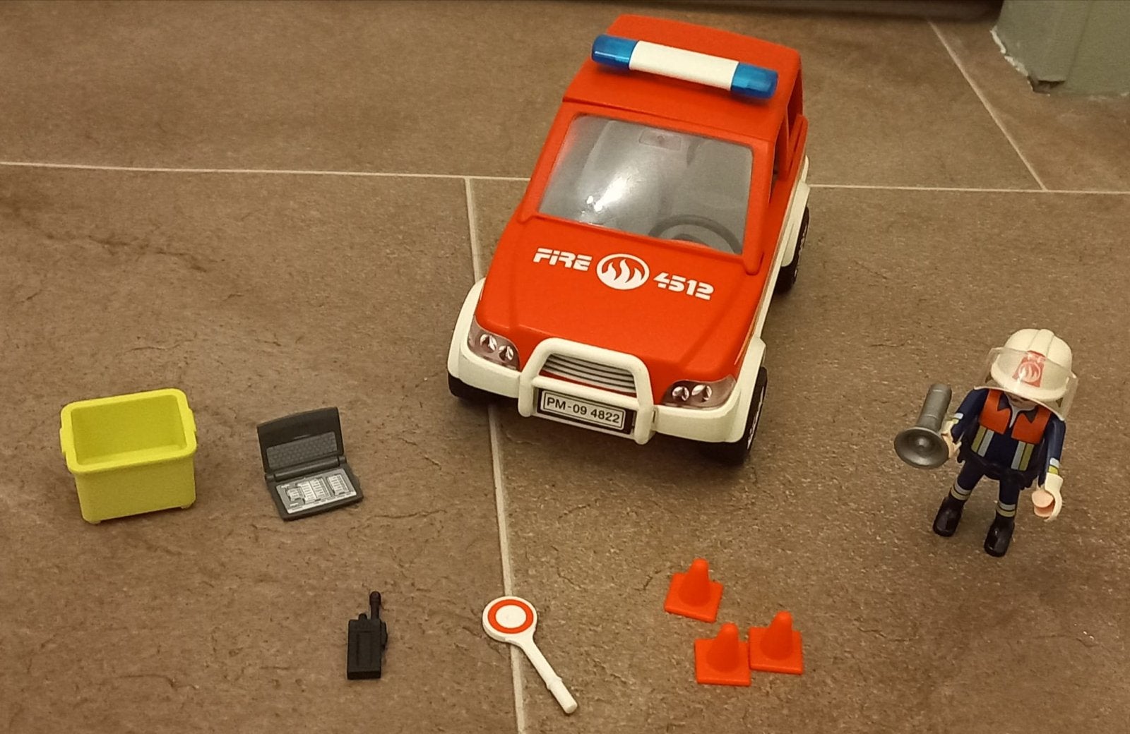 Playmobil Brandweerauto met Figuur en Accessoires, Verzenden, Gebruikt, Jongen of Meisje
