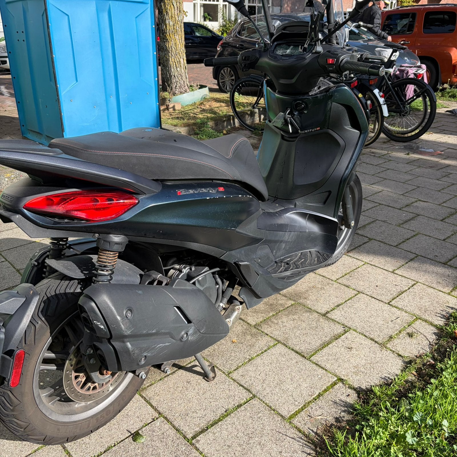Piaggio Beverly’s 400 S - Schade voorzijde - 1e eigenaar, Ophalen of Verzenden, Zo goed als nieuw, Overige typen, Piaggio