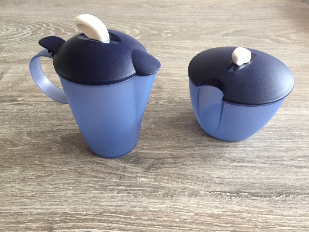 NIEUWSTAAT roomstel suiker en melk kannetje TUPPERWARE BL, Beker of Kan, Ophalen of Verzenden, Zo goed als nieuw, Met deksel