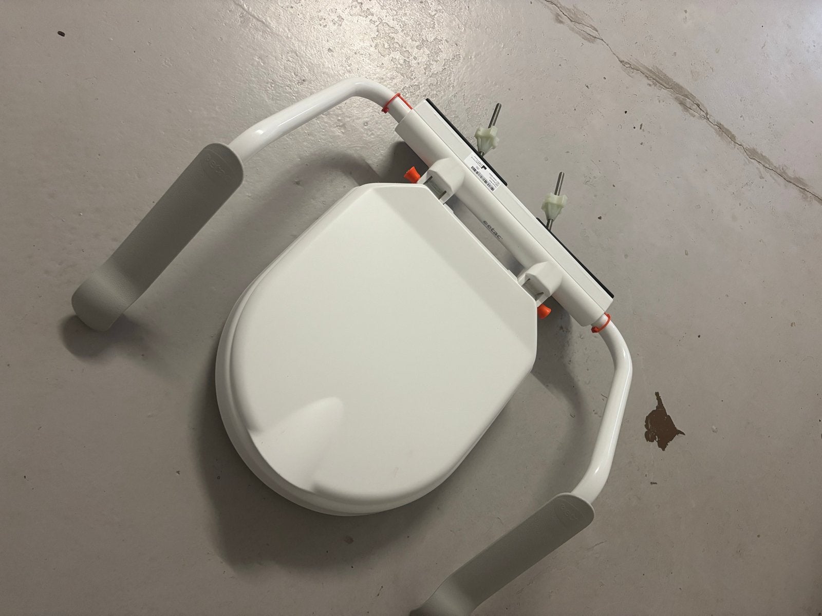Etac Hi-Loo toiletverhoger met opklapbare armsteunen zgan, Diversen, Ophalen, Zo goed als nieuw