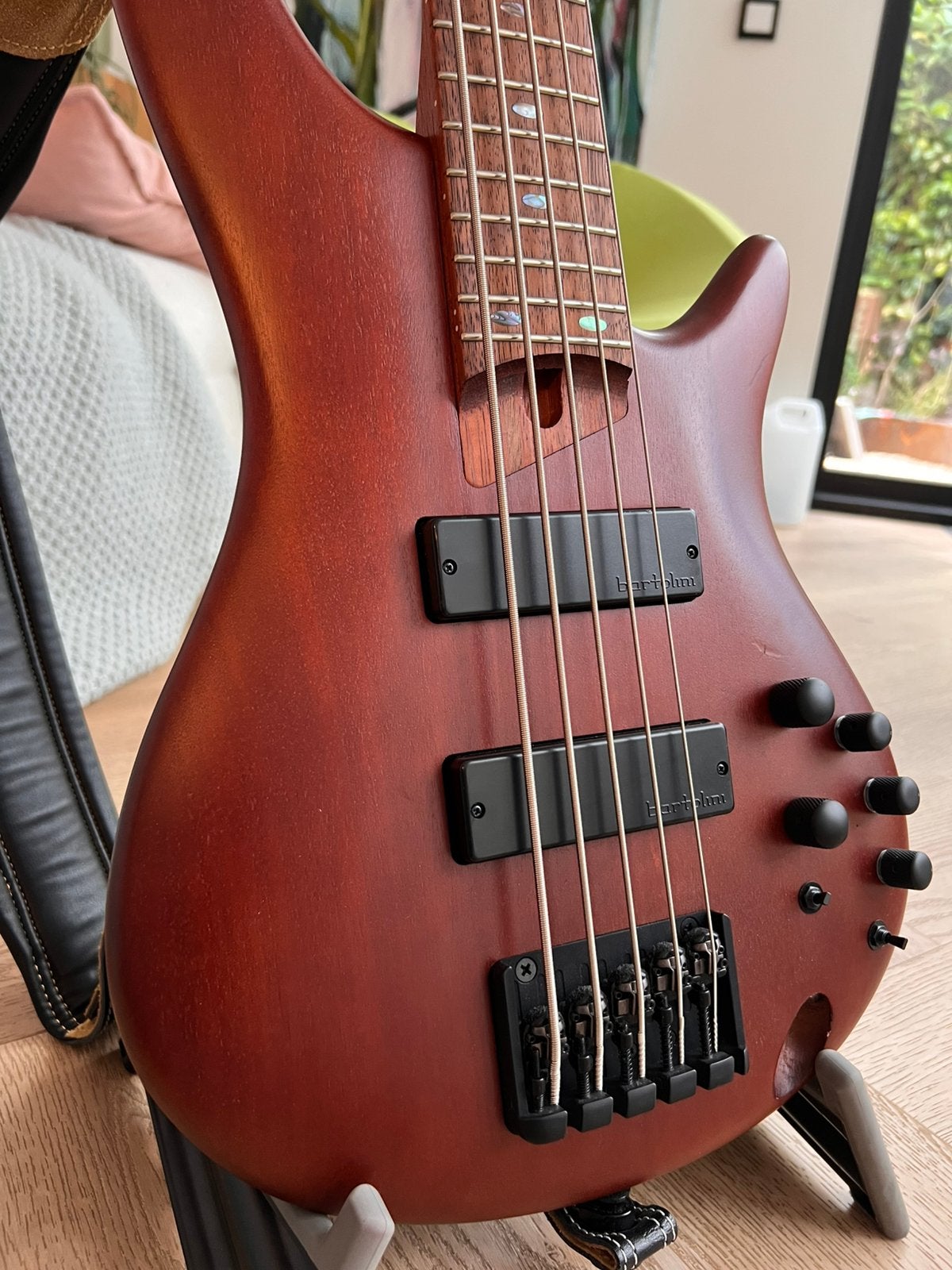 Soundgear Ibanez SR505E-BM bas 5 snaren  Brown Mahogani, Ophalen, Zo goed als nieuw