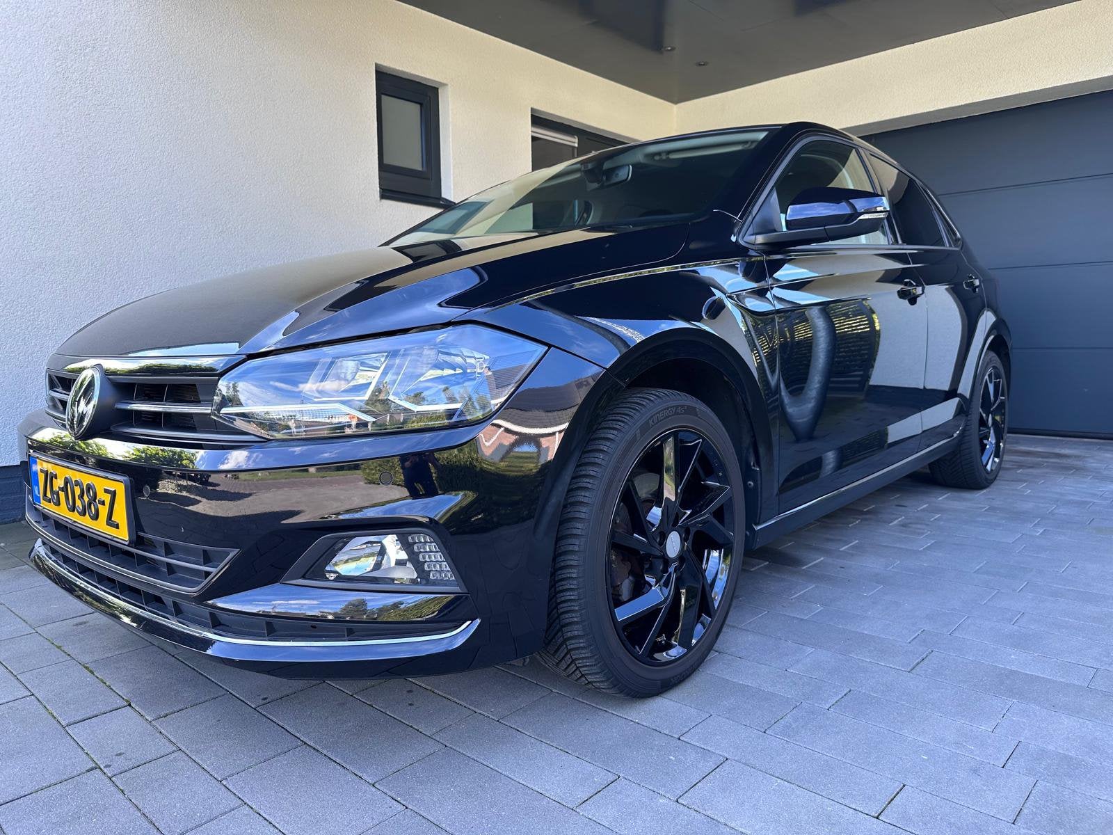 Volkswagen Polo Highline 1.0 TSI 115pk 2018 Zwart, Auto's, Voorwielaandrijving, Handgeschakeld, Particulier, 1100 kg