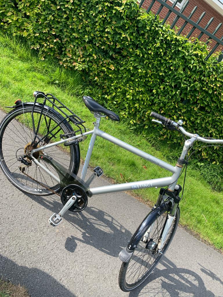 Trekkingfiets Instinct Zo goed als nieuw, Fietsen en Brommers, Overige merken, 28 inch, Vering, Velgrem
