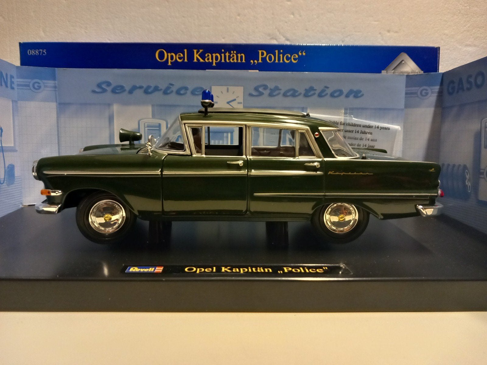 Opel Kapitein donkergroen Polizei Revell metal 1:18 KRD, Ophalen of Verzenden, Zo goed als nieuw, Auto, Revell