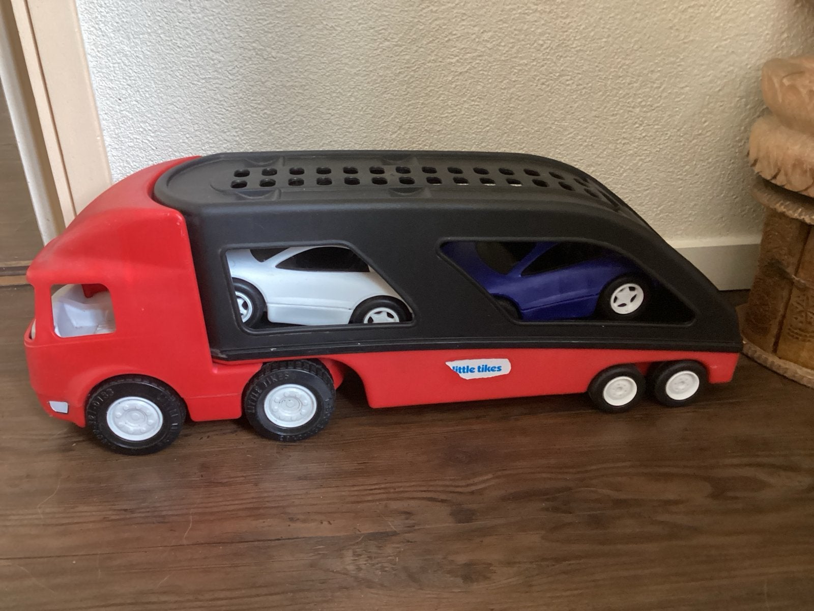 Little Tikes autotransporter met 2 auto's, Ophalen of Verzenden, Gebruikt