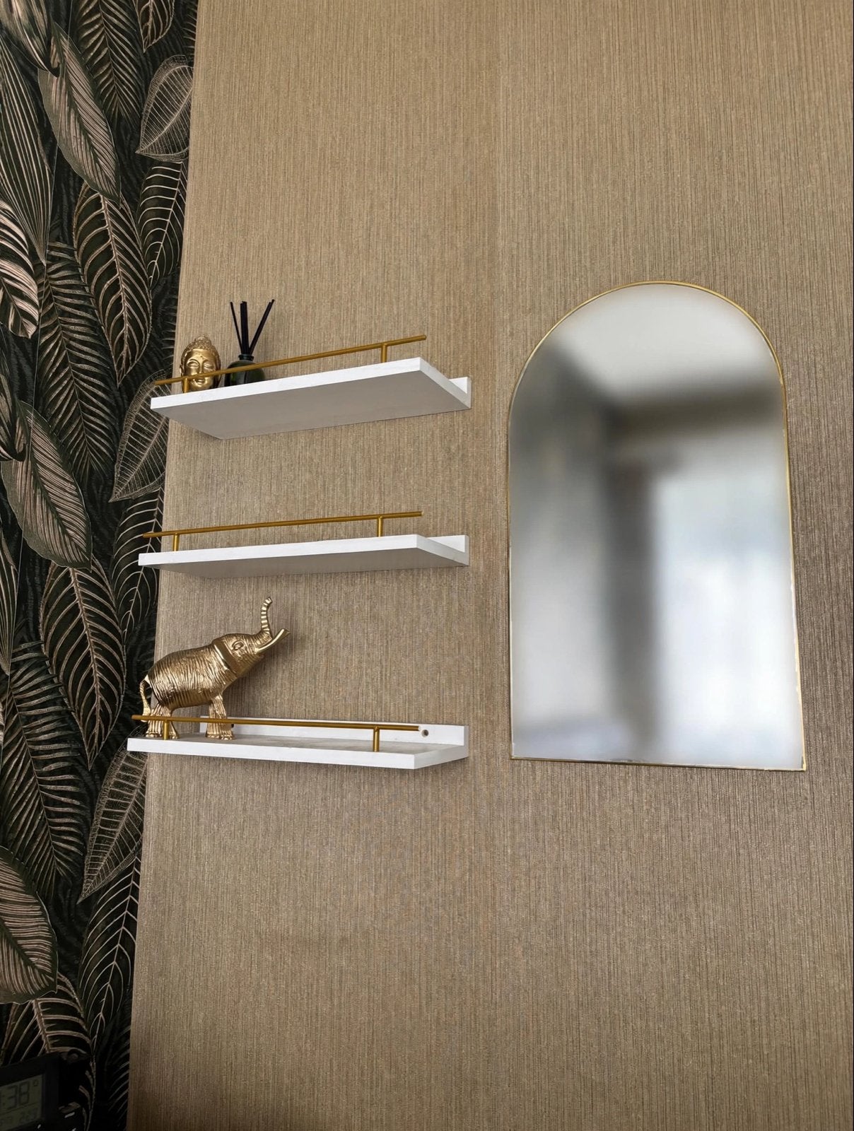 Set van 3 witte wandplanken met goud + gouden spiegel, Ophalen of Verzenden, Zo goed als nieuw