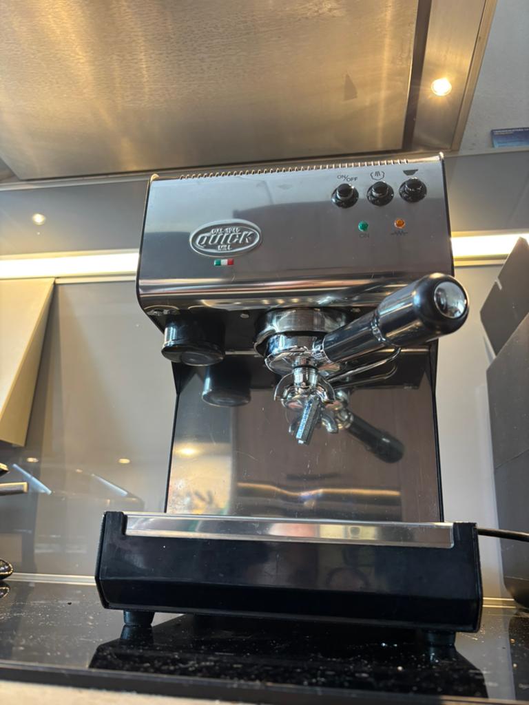 Quick mill 2820 | indentiek aan 820, Witgoed en Apparatuur, Koffiezetapparaten, 10 kopjes of meer, Ophalen, Gebruikt, Espresso apparaat