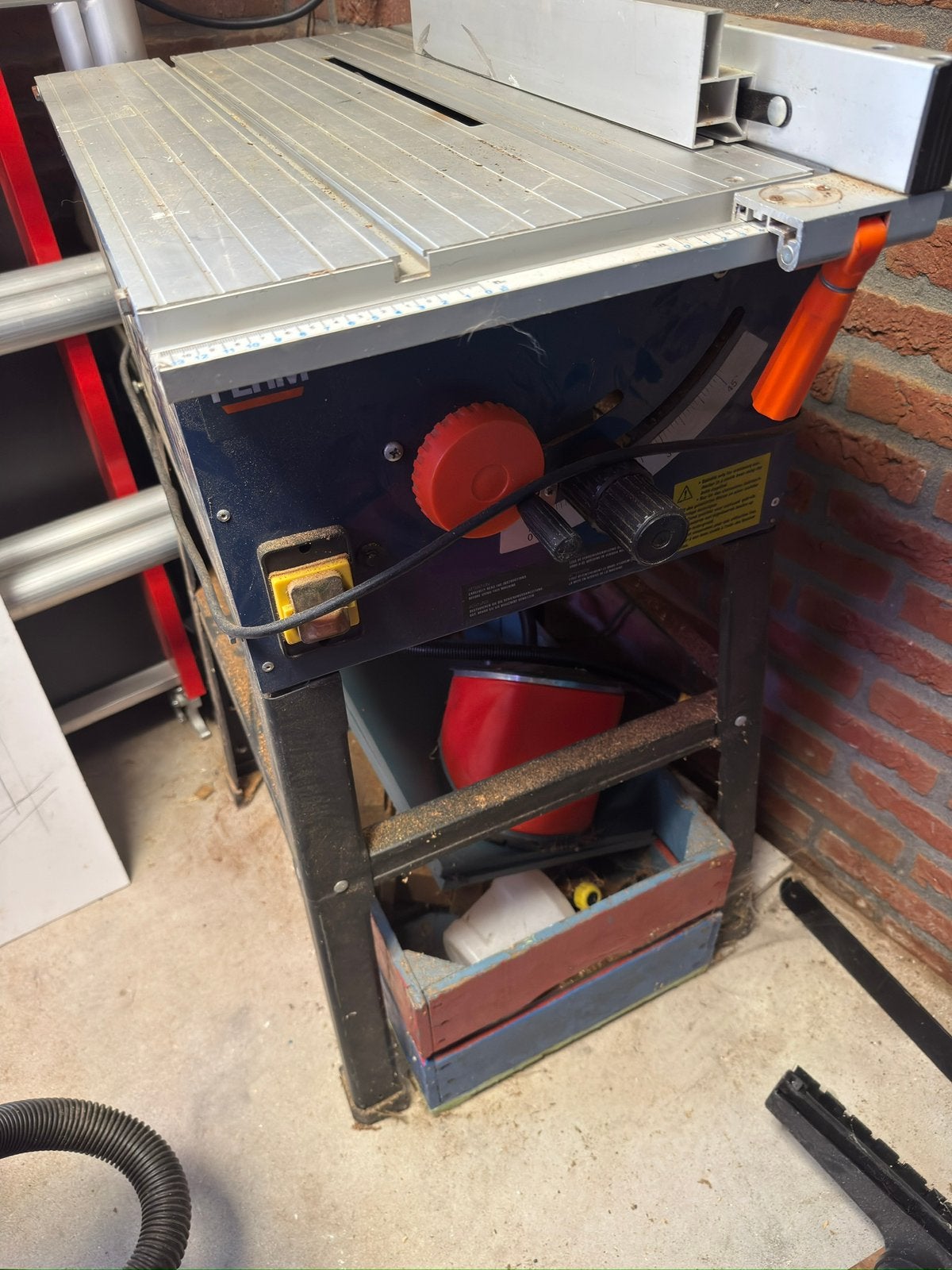 Werkende Ferm zaagtafel - Ideaal voor diverse zaagklussen, Doe-het-zelf en Verbouw, Ophalen of Verzenden, Gebruikt, Cirkelzaag