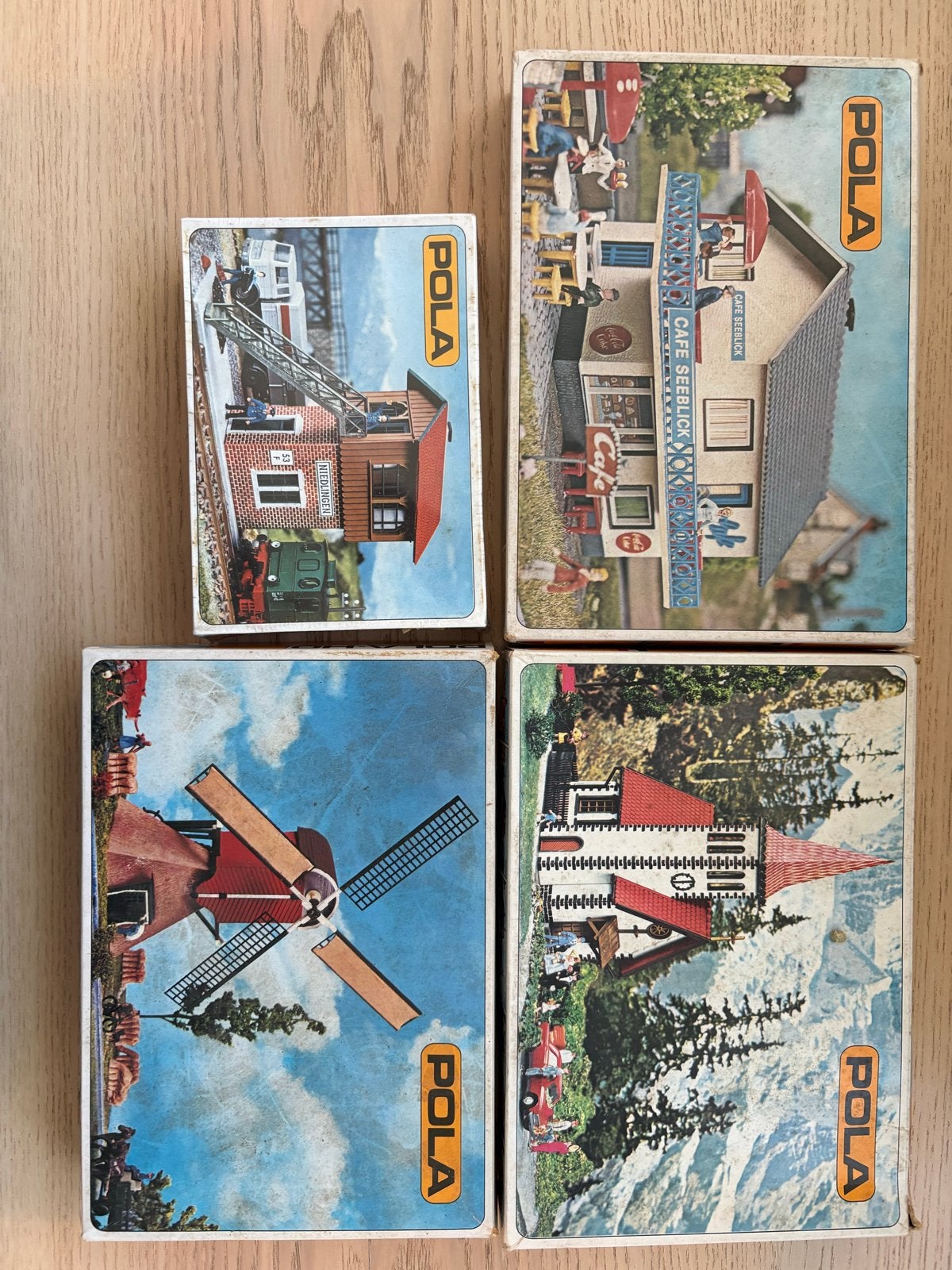 Pola HO modelbouw kits: Café, kerk, molen en kraan (4 stuks), Ophalen of Verzenden, Nieuw, 1:50 tot 1:144