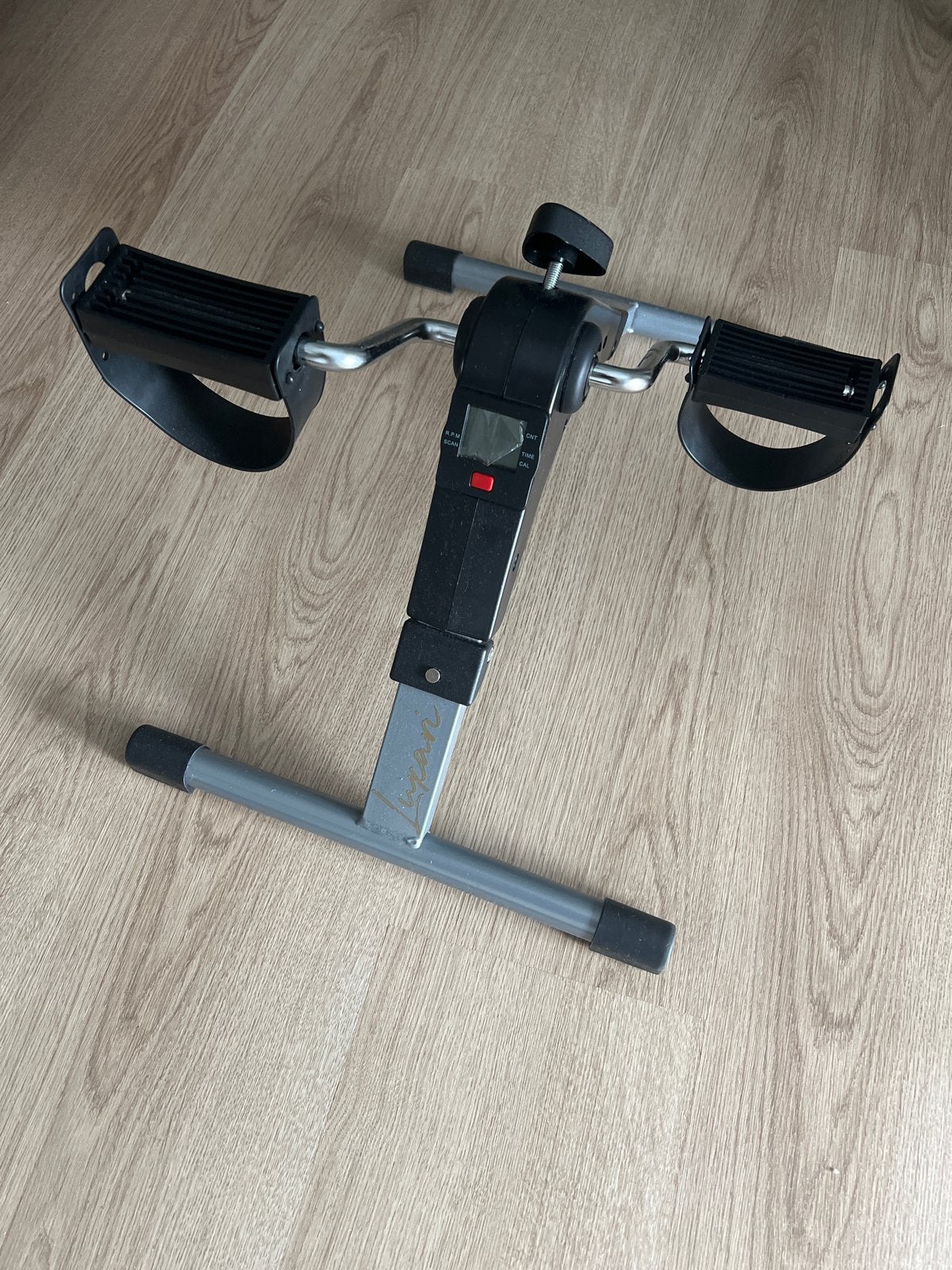 Compacte Hometrainer / Stoelfiets voor Thuisgebruik, Ophalen, Gebruikt, Armen, Metaal