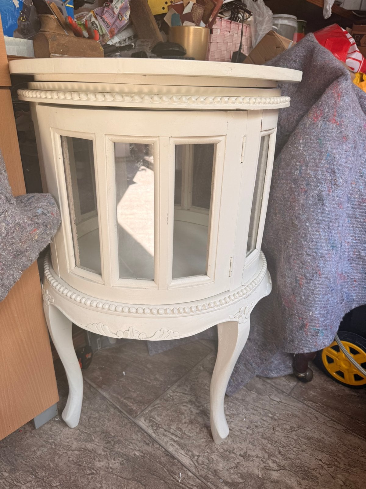 Antieke bijzet tafel, Ophalen