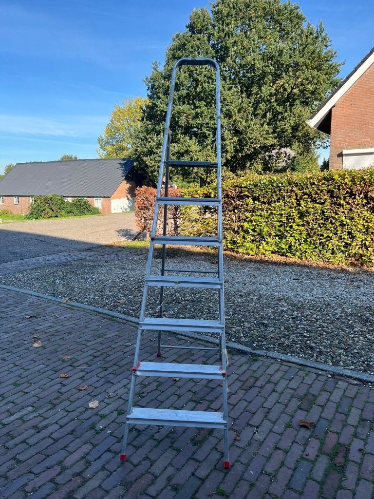 Aluminium huishoudtrap 225 cm hoog – 7 treden + platform, Ophalen, Gebruikt, Trap, 2 tot 4 meter