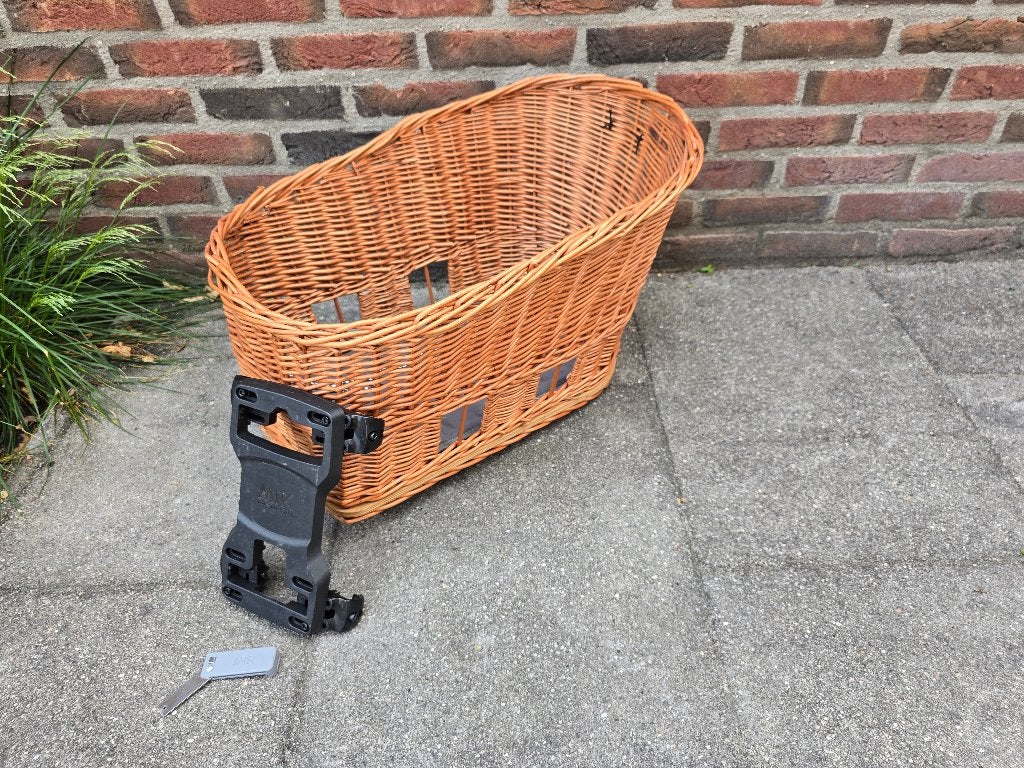 Basil Pasja hondenfietsmand met MIK systeem bevestiging, Ophalen of Verzenden, Zo goed als nieuw, Fietsmand, Basil