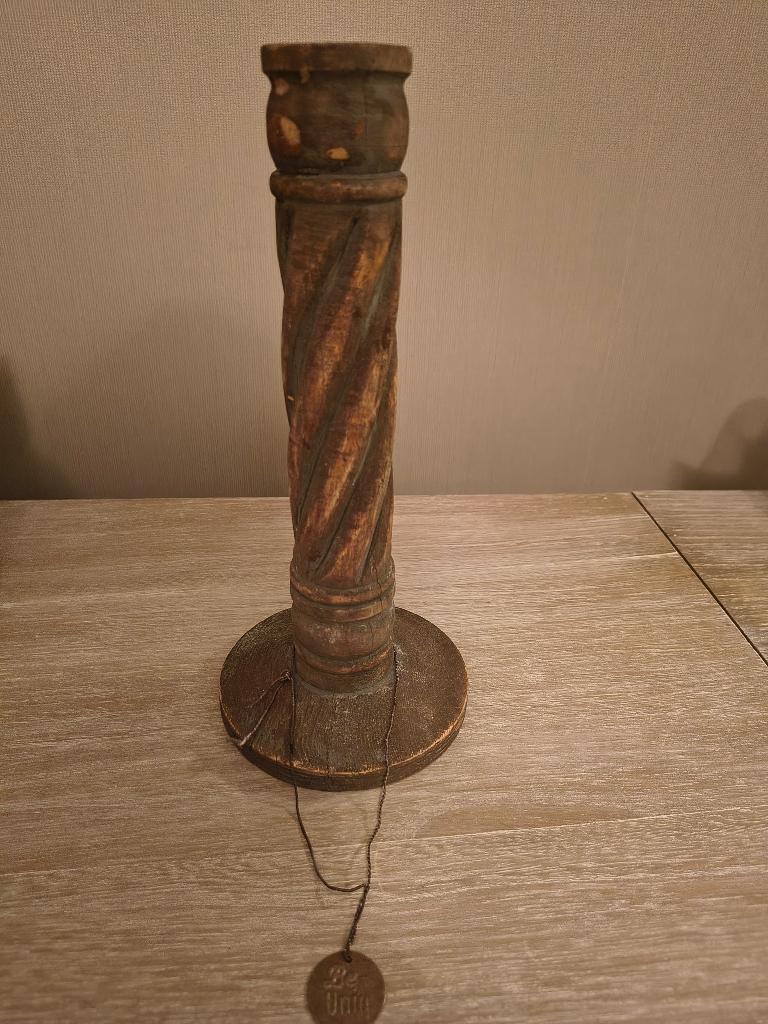 Be-Unique kandelaar van doorleefd hout, Ophalen of Verzenden, Zo goed als nieuw, Kandelaar, Hout