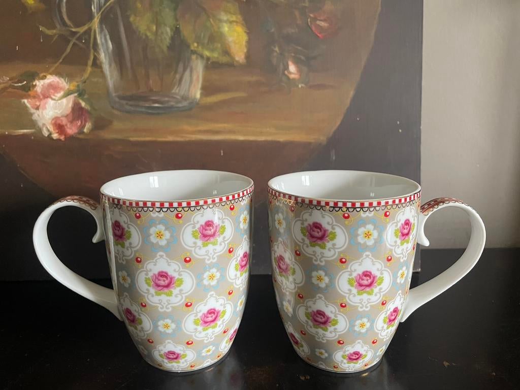 2 grote PIP blossom khaki mokken met roosjes, Ophalen of Verzenden, Zo goed als nieuw, Overige stijlen, Kop(pen) en/of Schotel(s)