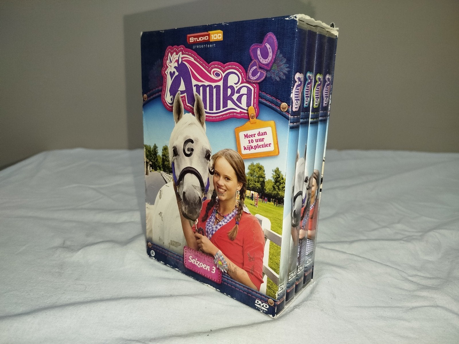 Amika Seizoen 3 DVD - Meer dan 10 uur kijkplezier, Gebruikt, Alle leeftijden, Overige genres, Seizoen 3
