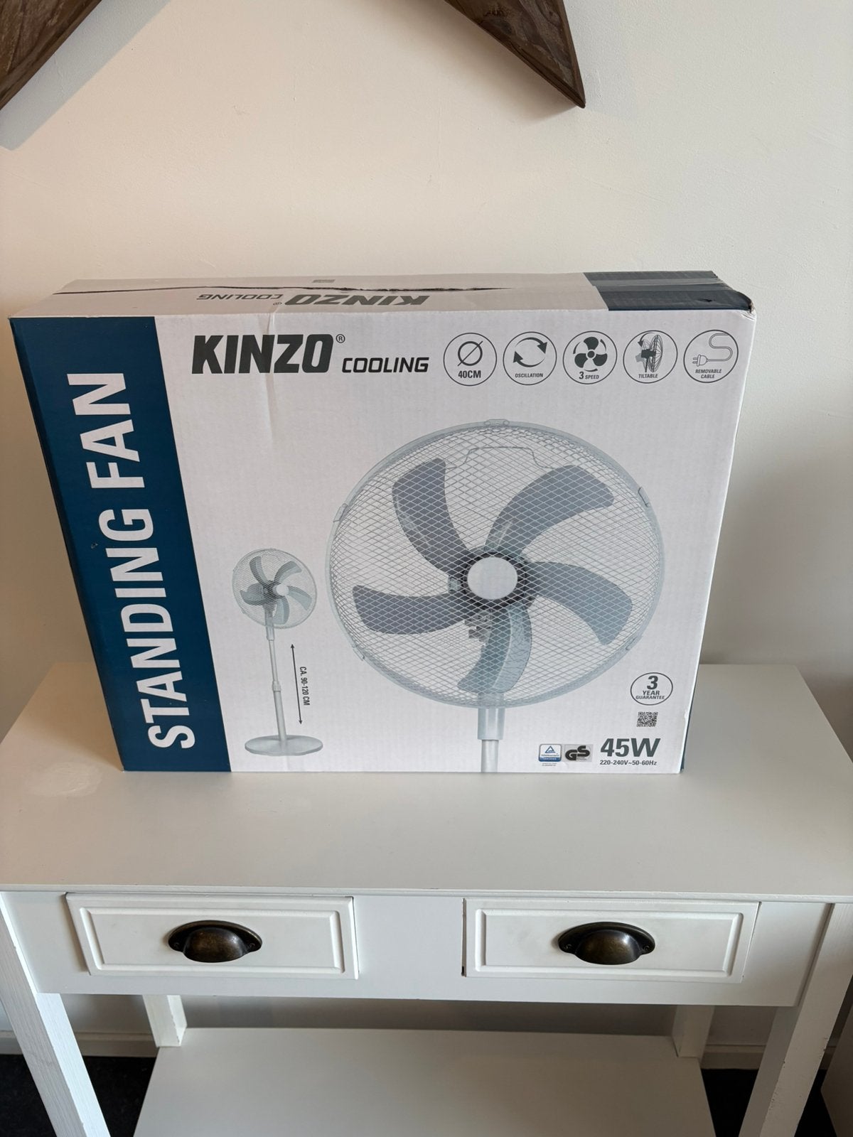 Staande witte ventilator Kinzo – 90 tot 120 cm – 45W, Witgoed en Apparatuur, Ventilatoren, Ophalen of Verzenden, Nieuw, Statiefventilator