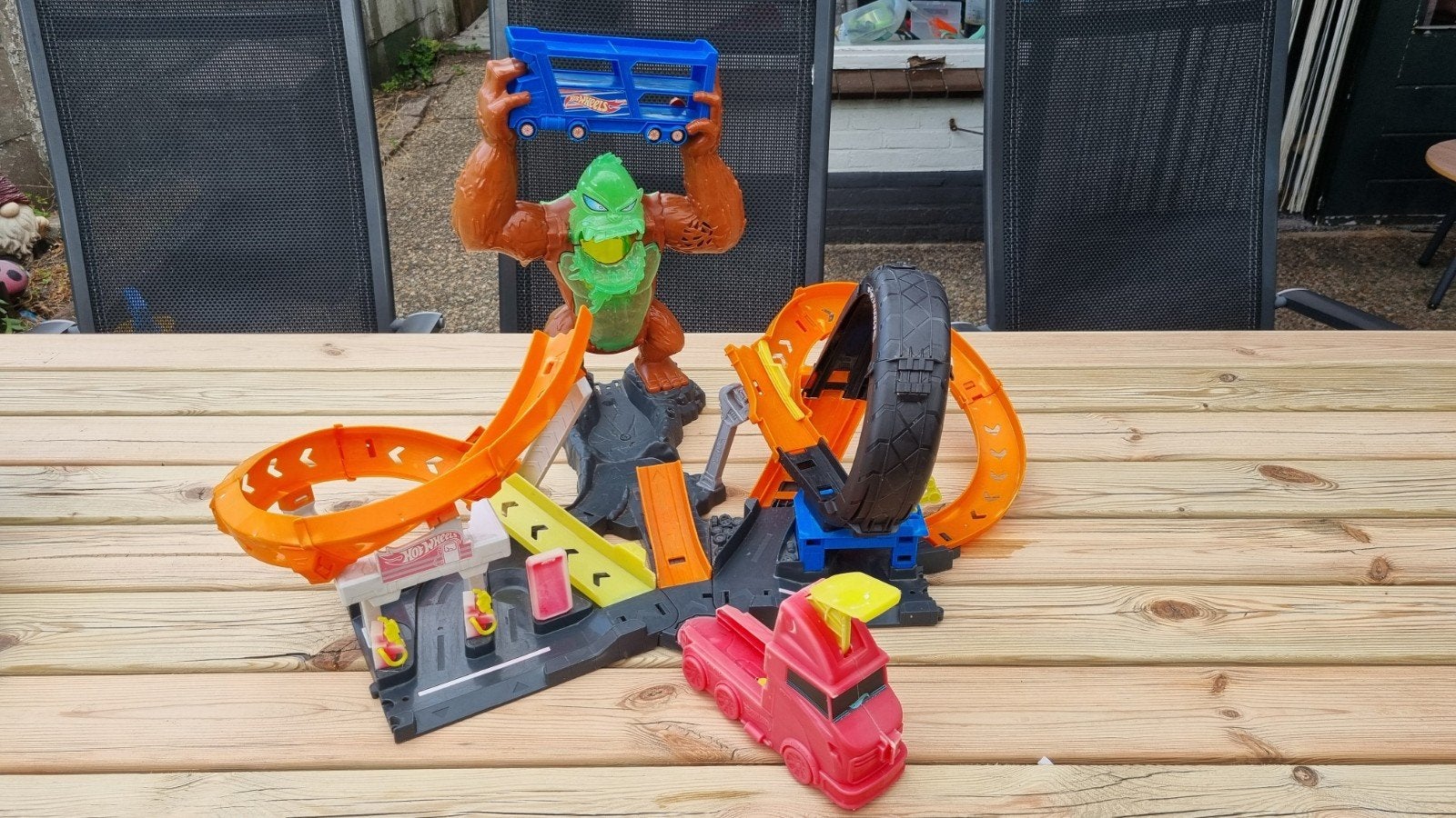 hotweels  tocix gorilla, Ophalen, Hot Wheels, Racebaan, Gebruikt