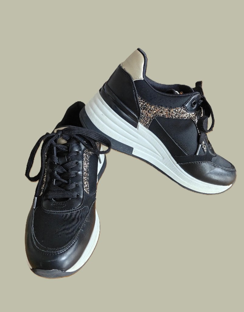 Graceland - van Haren Sneakers Zwart met goud , maat 39, Zwart, Ophalen of Verzenden, Van Haren, Sneakers of Gympen