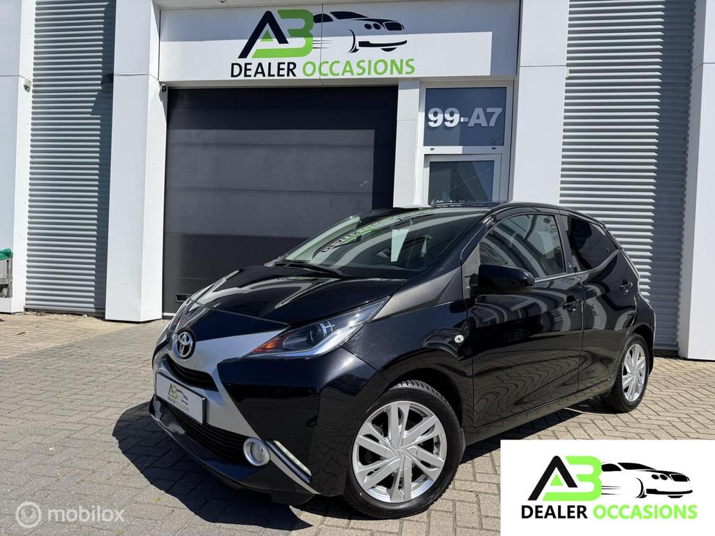 Toyota Aygo 1.0 VVT-i x-play Limited unieke uitvoering - apk, Auto's, Toyota, Voorwielaandrijving, Gebruikt, Zwart, 4 stoelen