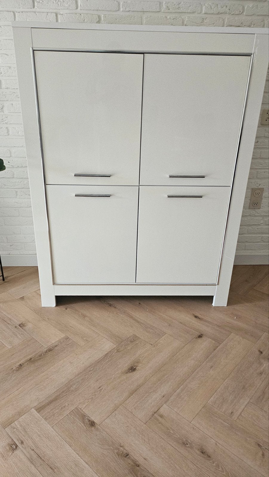 Witte kast met 4 deuren en planken, Huis en Inrichting, Kasten | Schoenenkasten, Ophalen, Zo goed als nieuw