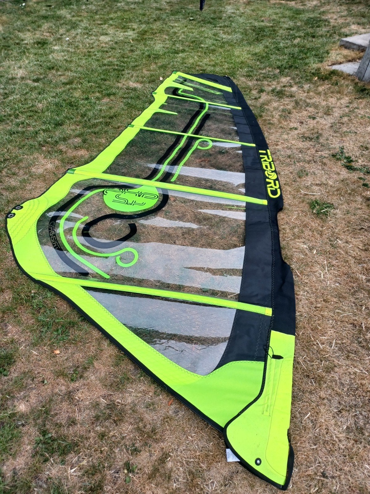 Tribord windsurfzeil 4.2m² - Zo goed als nieuw, Watersport en Boten, Ophalen of Verzenden
