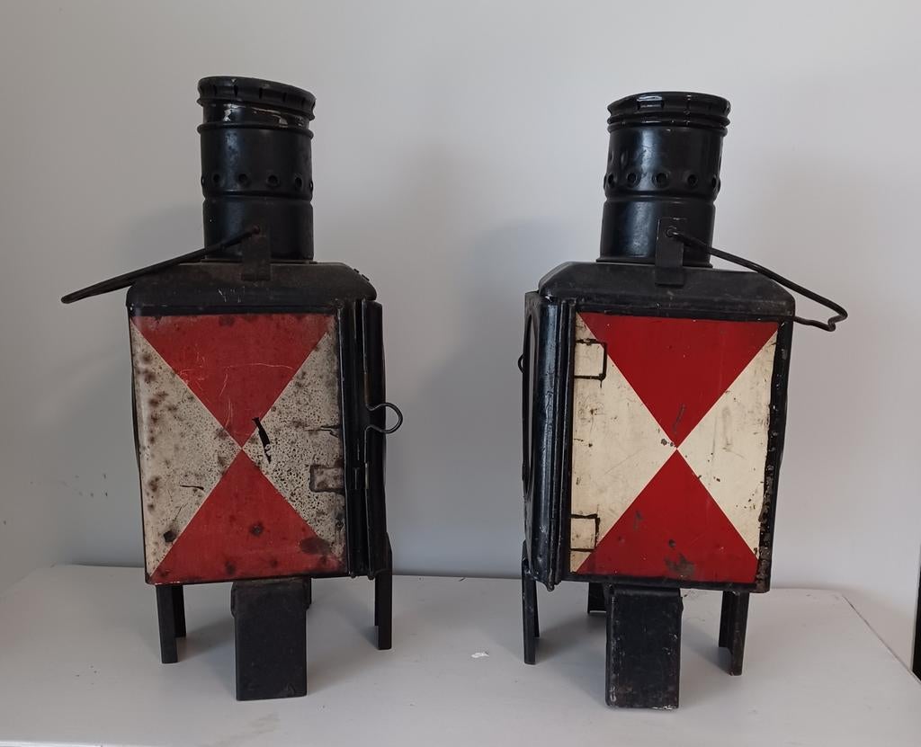 2 oude seinlampen van een duitse trein, Ophalen of Verzenden