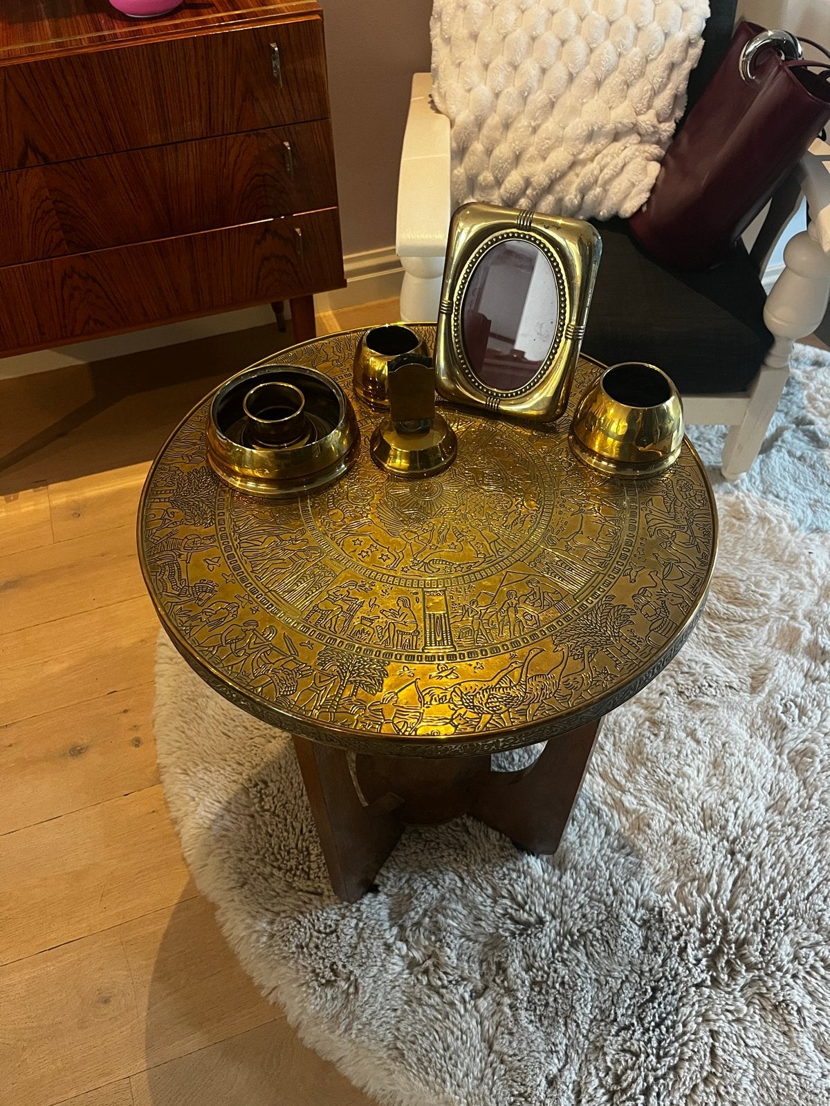 Vintage rokerstafel met messing blad, Ophalen