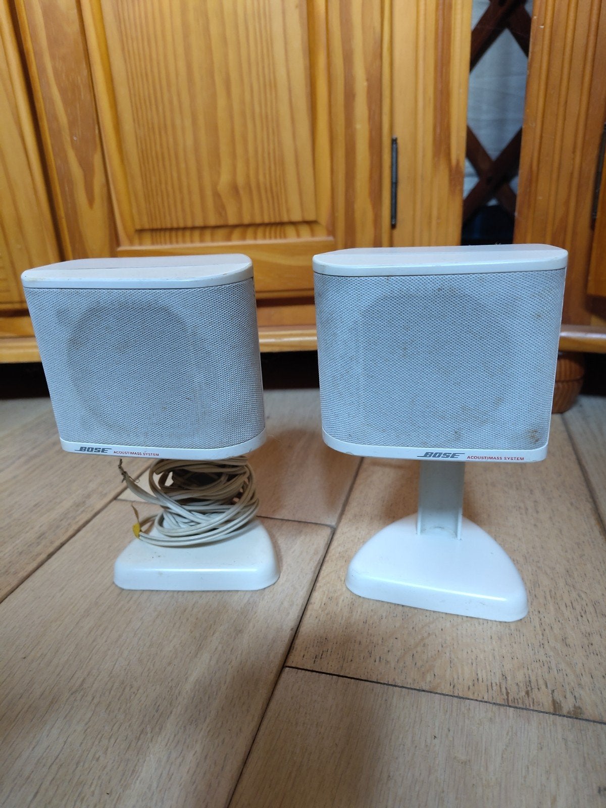 Bose mini boxjes Bose acoustic system op standaardjes, Ophalen of Verzenden, Gebruikt, Boekenplank luidspreker, Bose