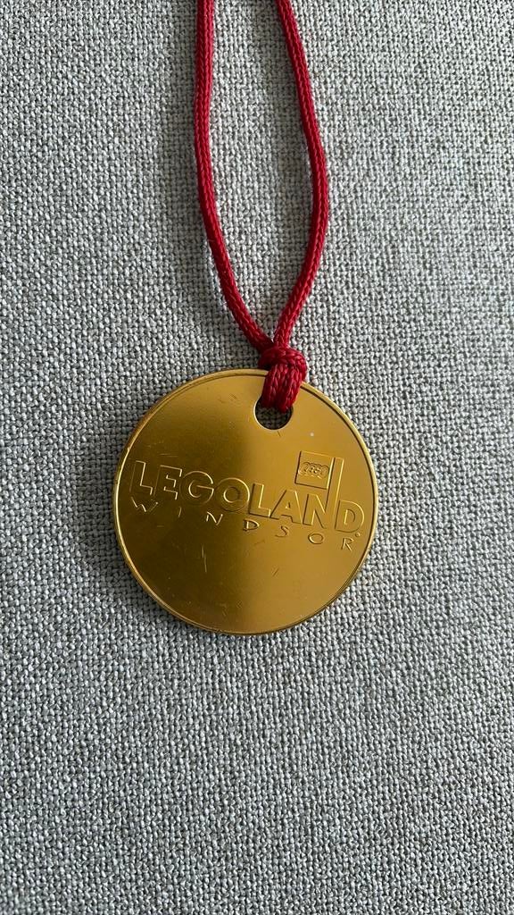 Legoland windsor pirate gold medaille, Postzegels en Munten, Ophalen of Verzenden, Overige materialen