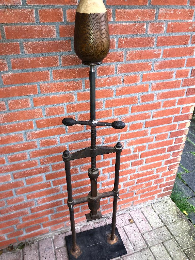 Grote antieke gietijzeren pers - 26 kg - 180 cm hoog, Ophalen, Gebruikt