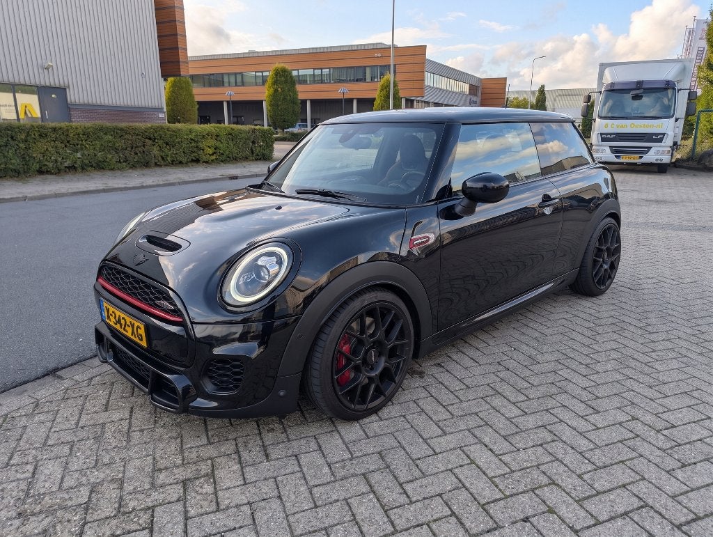 MINI JOHN COOPER WORKS 2.0 | 301 PK | Virtual Cockpit | BBS, Zwart, 4 cilinders, 4 stoelen, Zwart