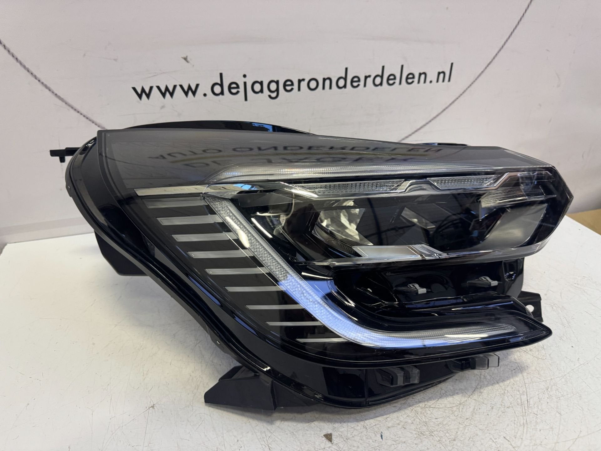 RENAULT CAPTUR 2 VOL LED KOPLAMP RECHTS 260104900R, Renault Group, Gebruikt, Contact.group@renault.com, Renault