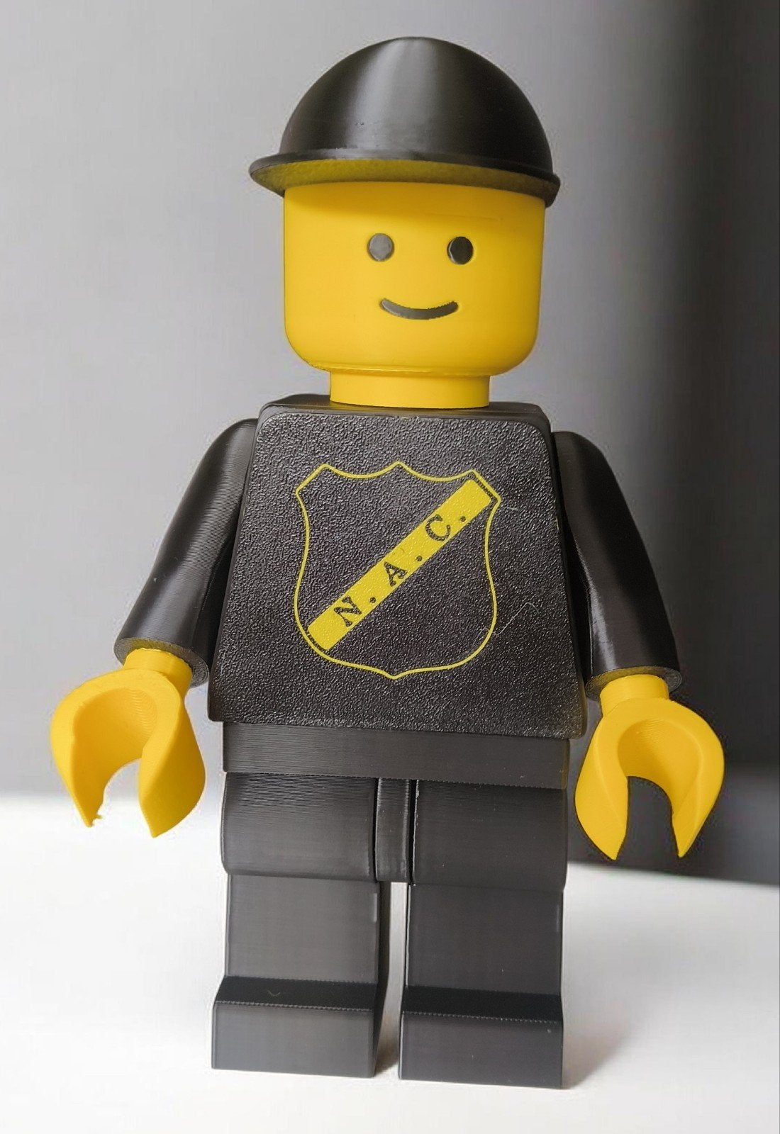 Mega maxi figure van een brick gekleurde Nac supporter, Verzamelen, Sportartikelen en Voetbal, Ophalen of Verzenden, Nieuw, NAC Breda