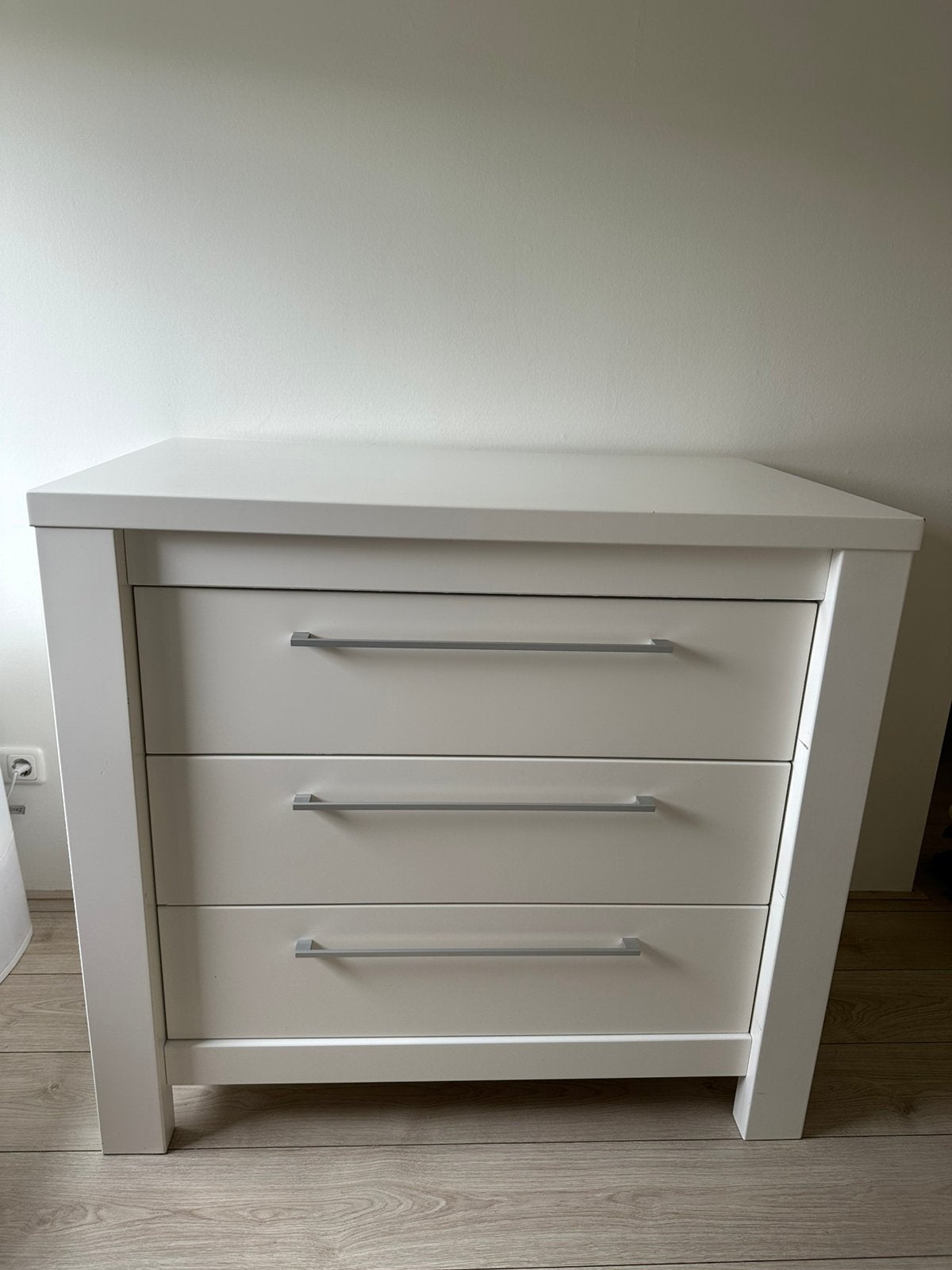Baby kamer meubels compleet set: commode, ledikant en kast., Kinderen en Baby's, Kinderkamer | Commodes en Kasten, Ophalen, 50 tot 70 cm