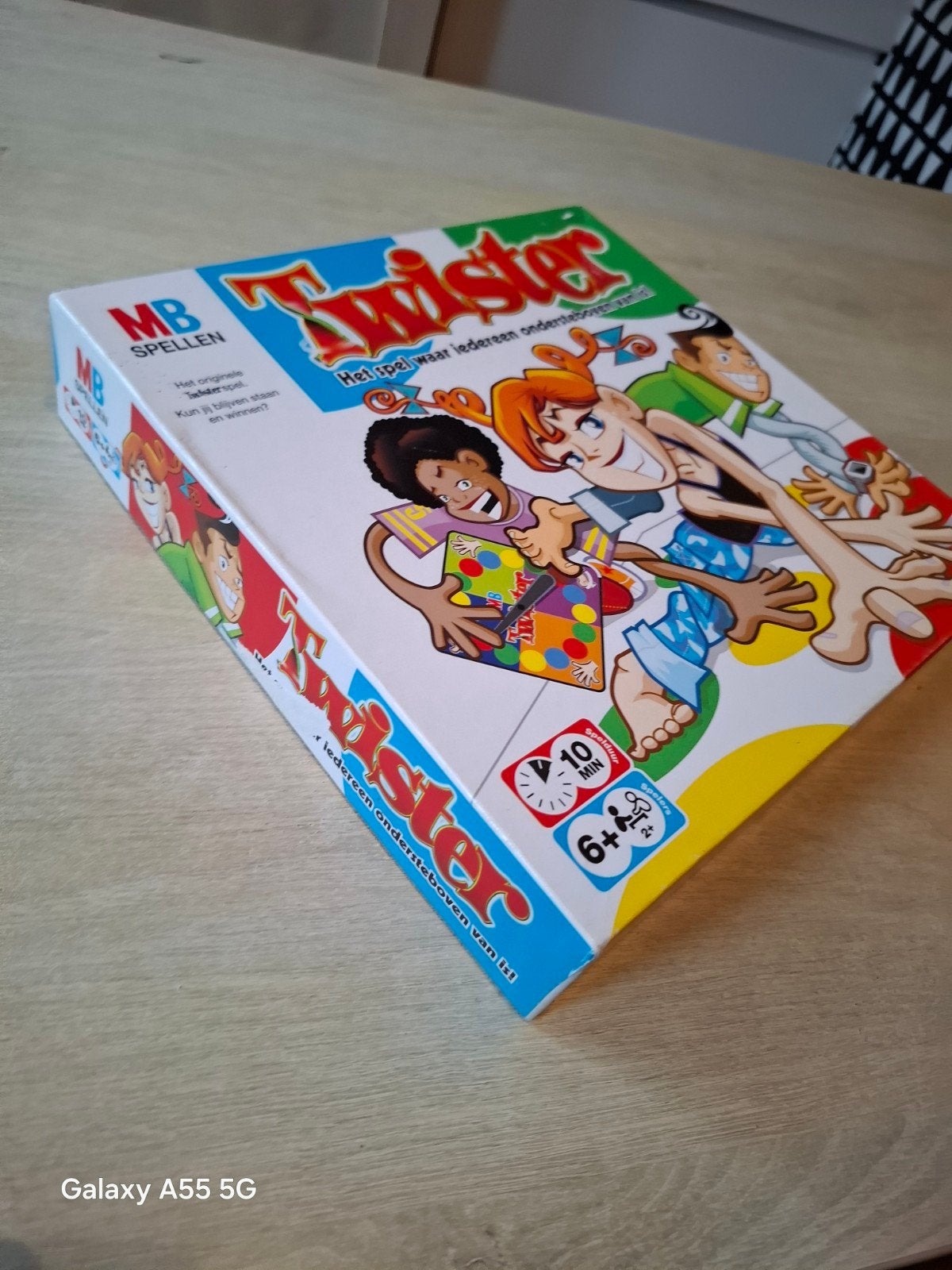 Twister spel - Het spel waar iedereen ondersteboven van is!, Hobby en Vrije tijd, Ophalen of Verzenden, Mb, Nvt, Nvt