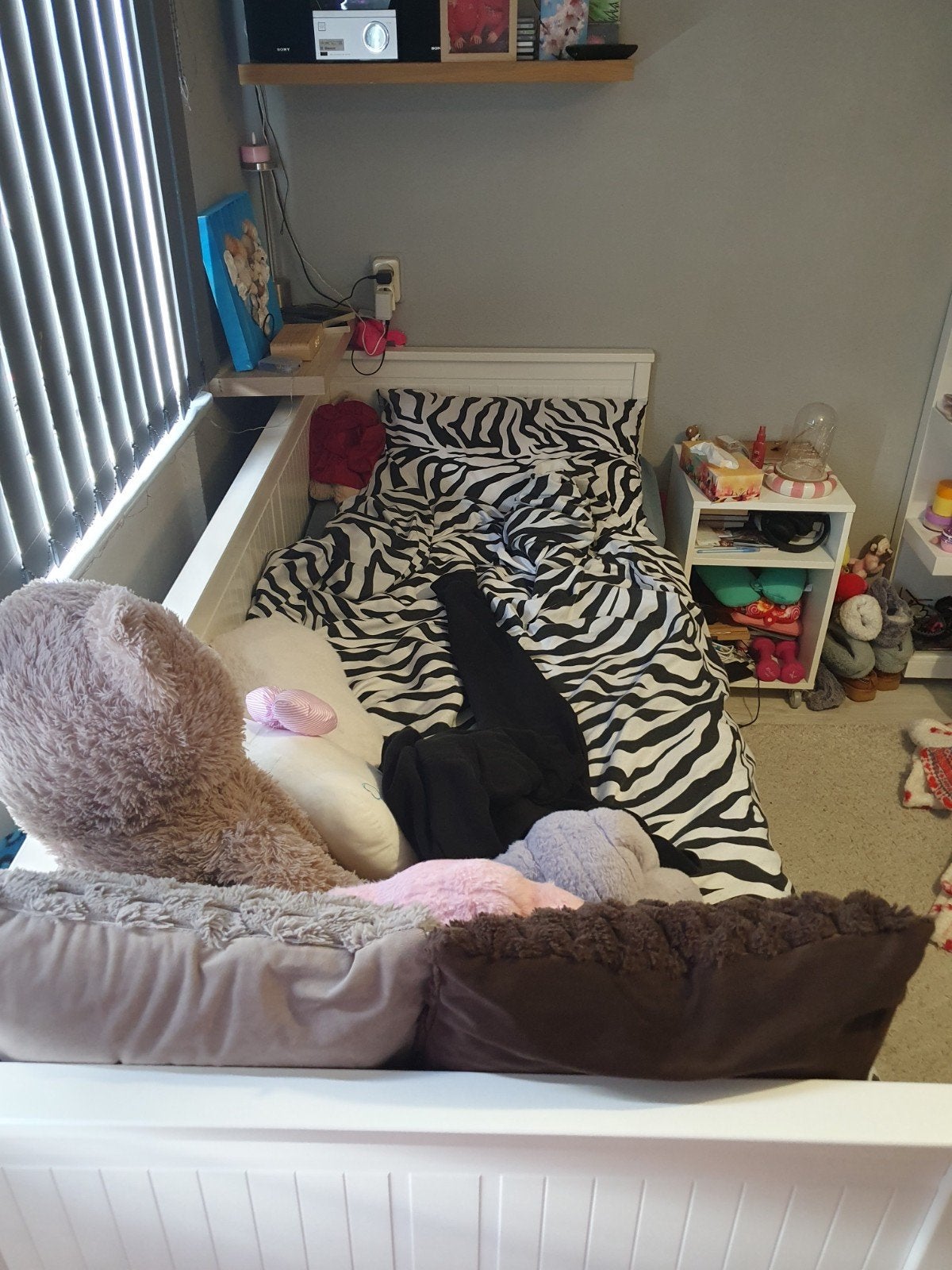 Hemnes Ikea bed, Huis en Inrichting, Slaapkamer | Bedden, Ophalen, Wit, Tweepersoons, Zo goed als nieuw