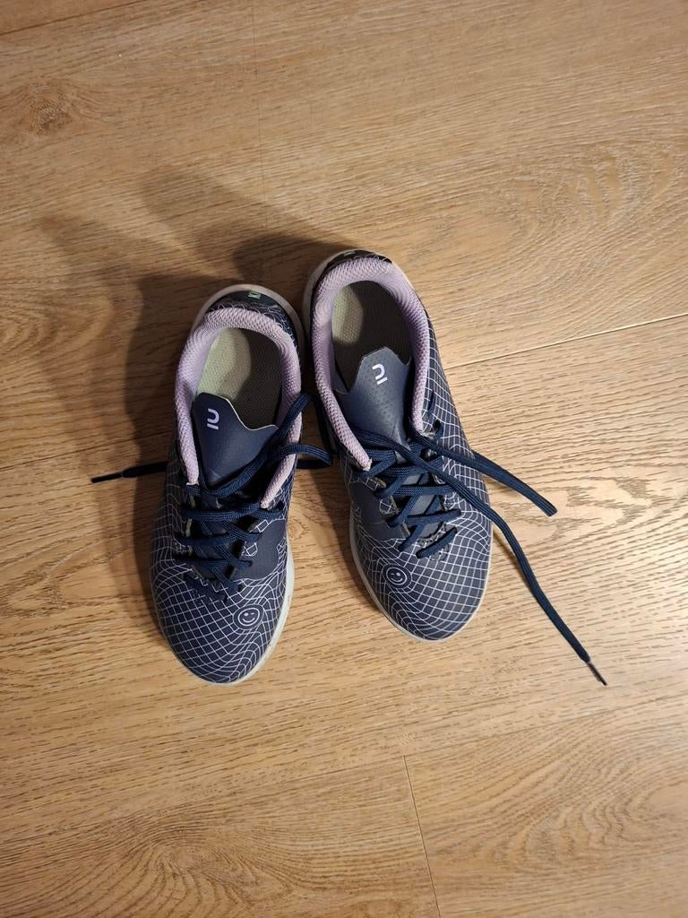 Korfbalschoenen maat 35 met noppen, Ophalen