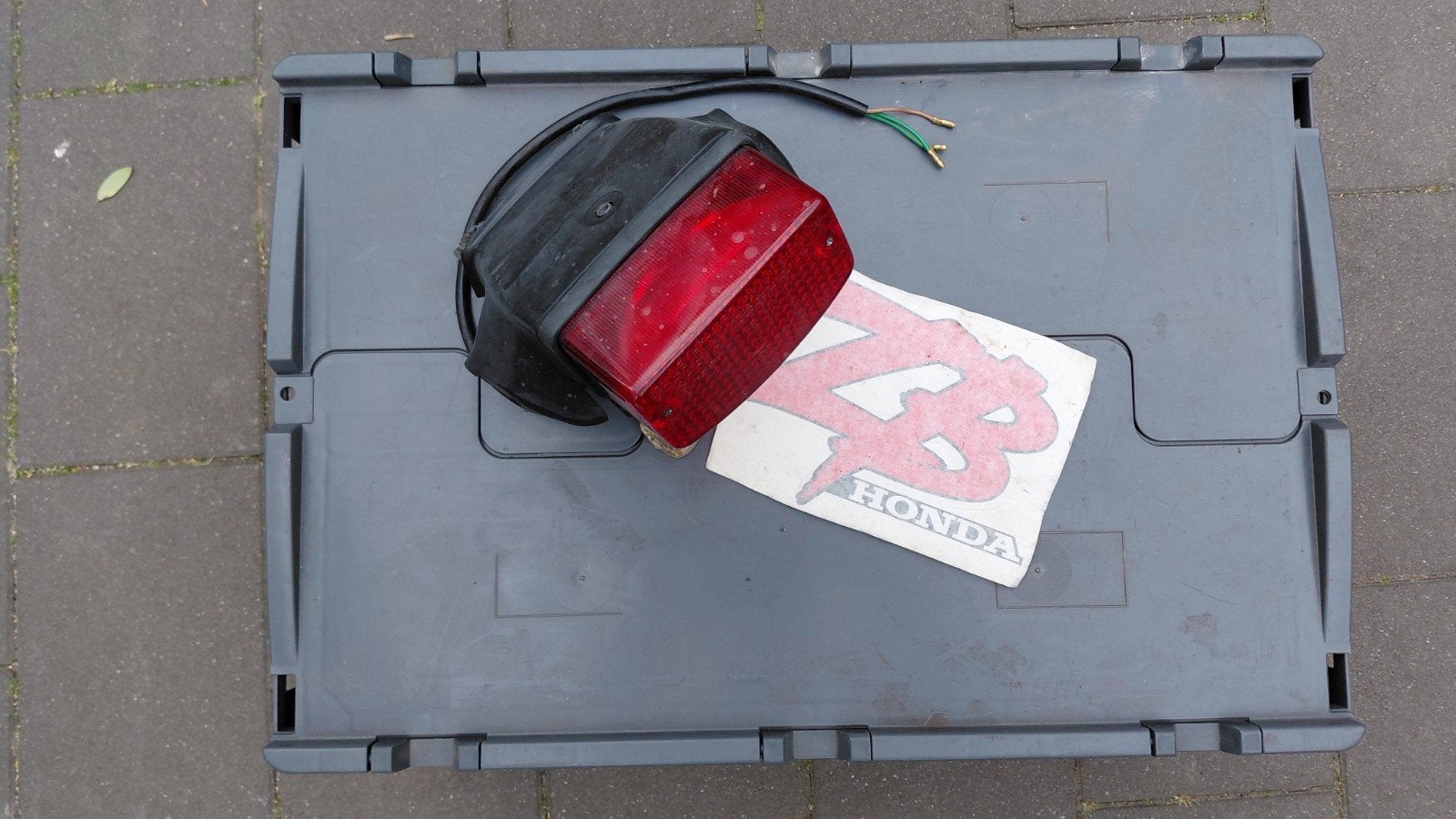 Honda ZB50 achterlicht hoog compleet met kontje zwart, Fietsen en Brommers, Ophalen of Verzenden, Gebruikt, Overige typen, Overige merken