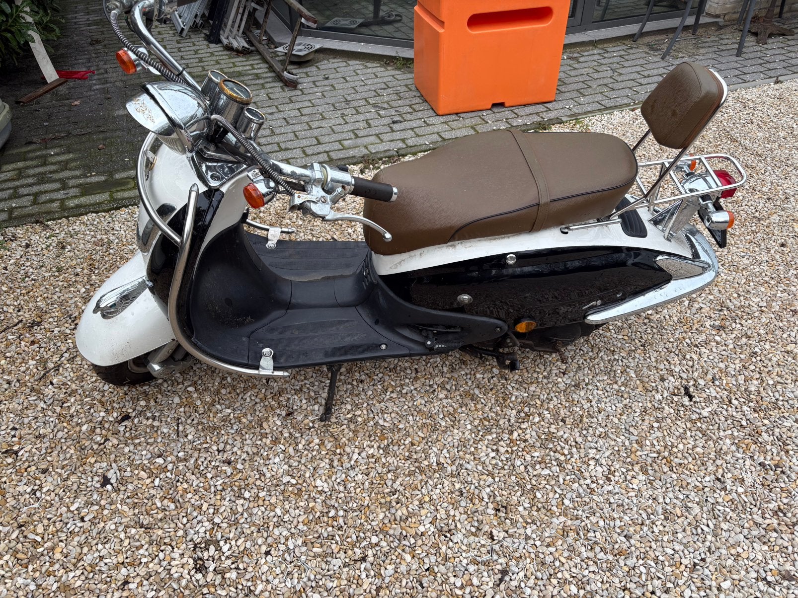 AGM Retro scooter 25km, Fietsen en Brommers, Snorfietsen en Snorscooters, Zo goed als nieuw, Benzine, Ophalen, Overige merken