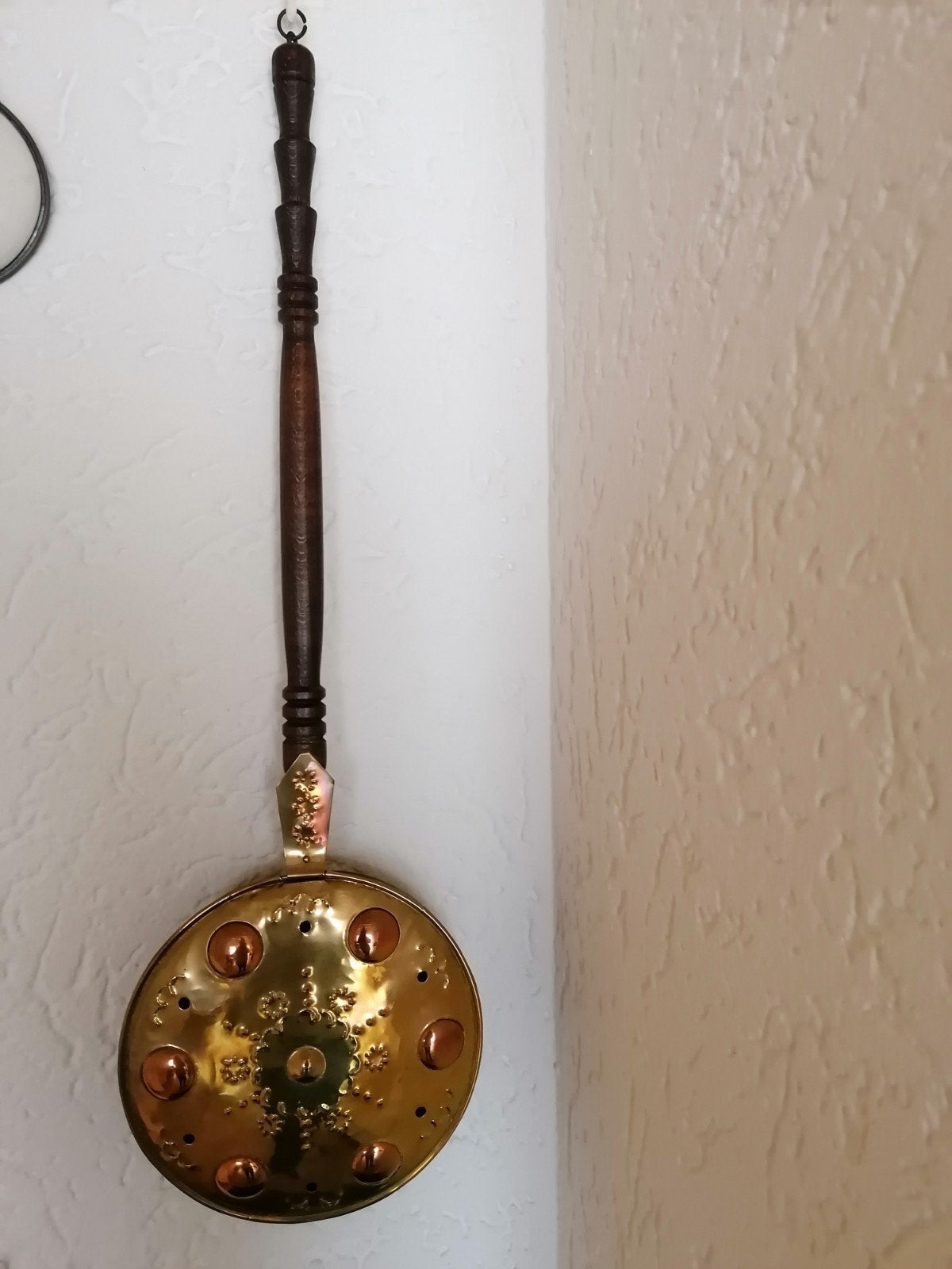 Antieke koperen beddenpan met lange houten steel, Antiek en Kunst, Antiek | Koper en Brons, Ophalen, Koper