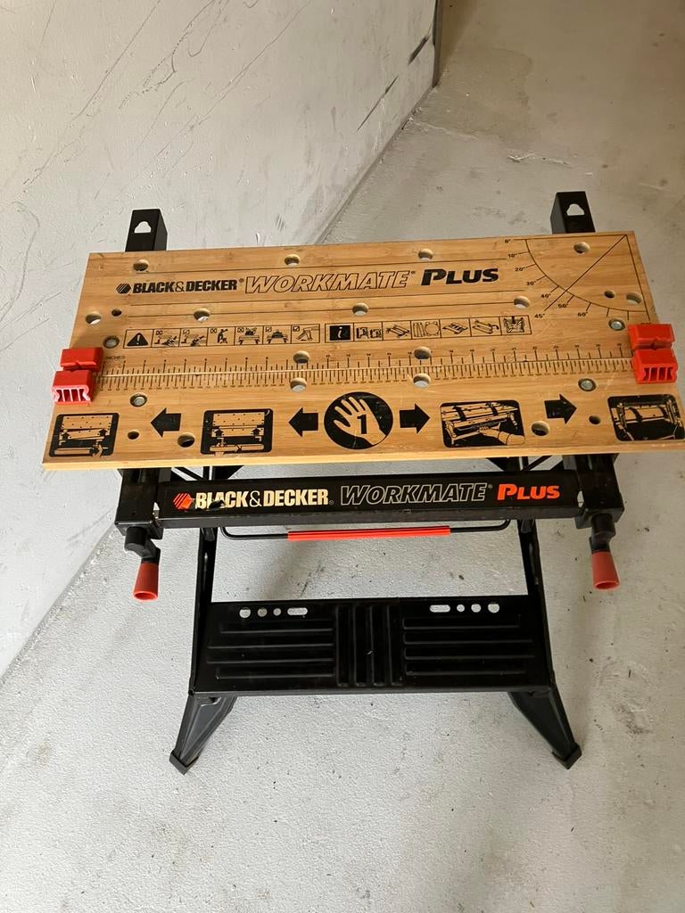 Black&Decker Workmate WM 825 PLUS, Doe-het-zelf en Verbouw, Werkbanken, Ophalen, Zo goed als nieuw