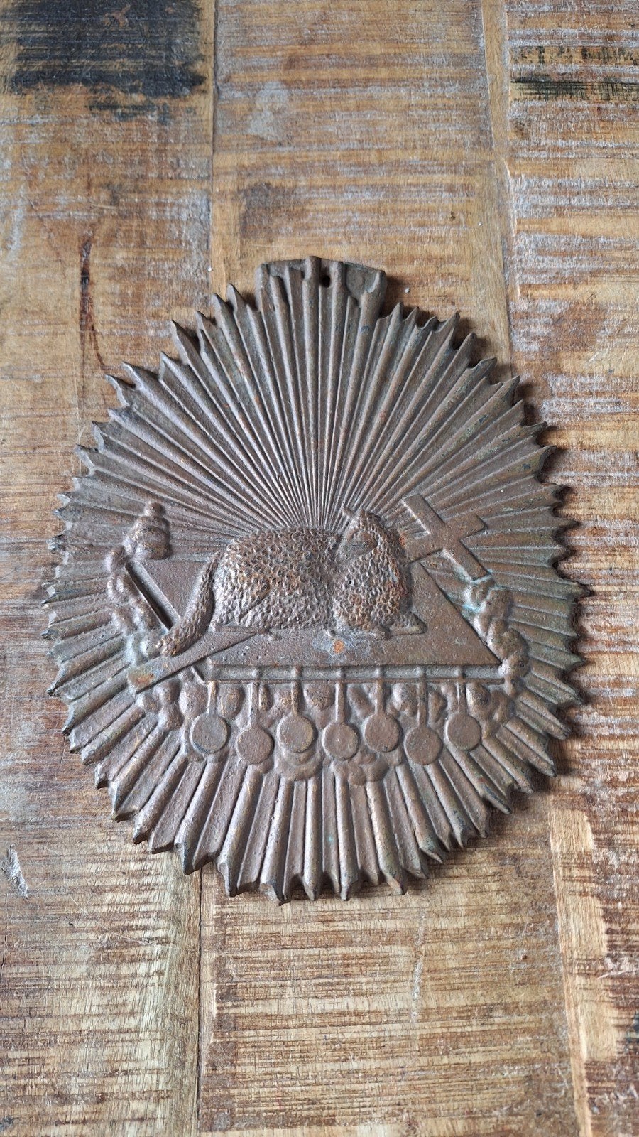 oude gietijzeren plaquette met afb. Gods Lam, Ophalen of Verzenden