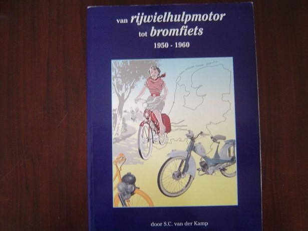 van rijwielhulpmotor tot bromfiets 1950 - 1960 boek, Fietsen en Brommers, Handleidingen en Instructieboekjes, Nieuw, Ophalen of Verzenden