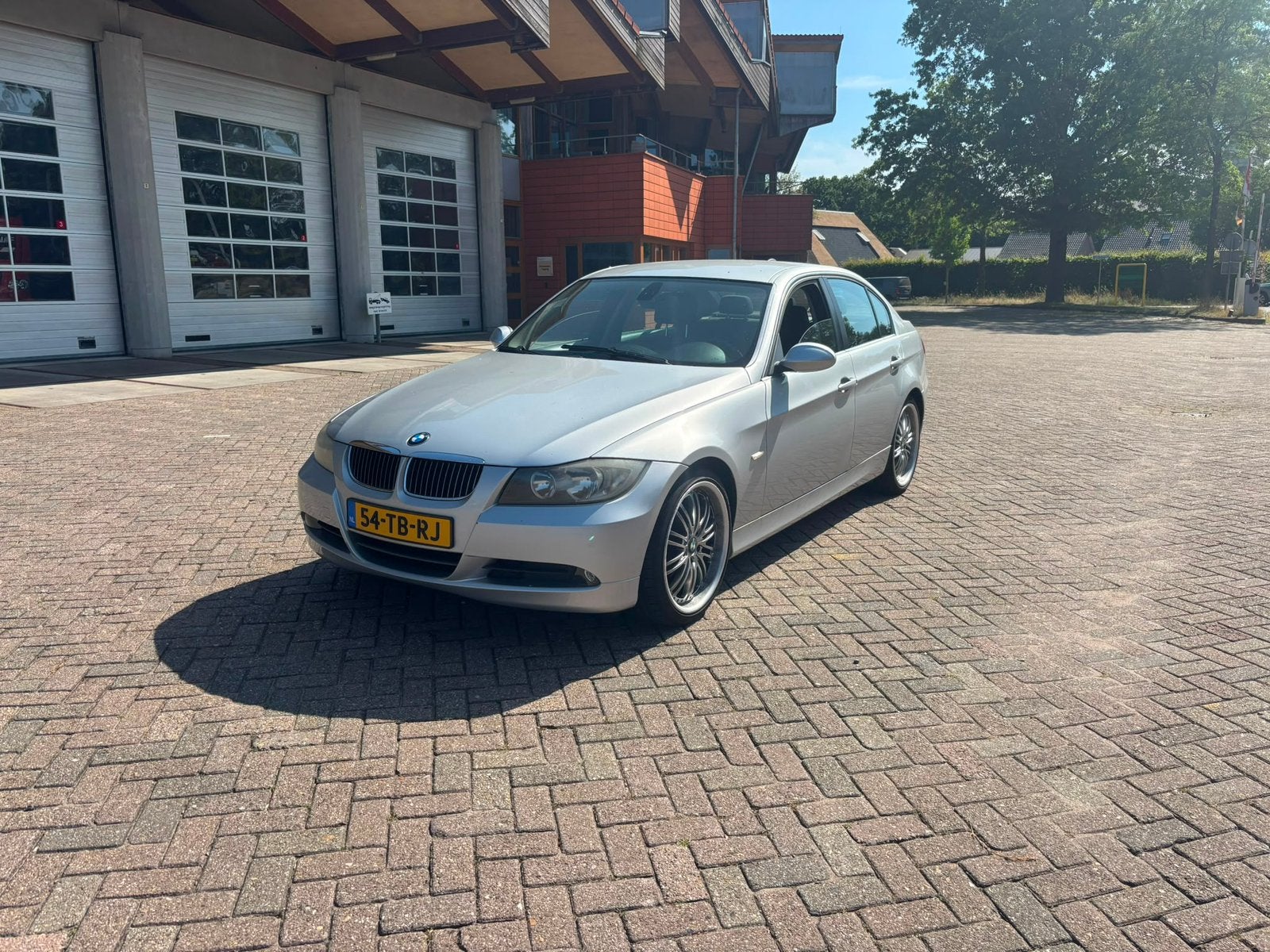 BMW 3-Serie 2.5 I 325 AUT 2006 Grijs, Auto's, Automaat, 745 kg, Achterwielaandrijving, 2497 cc
