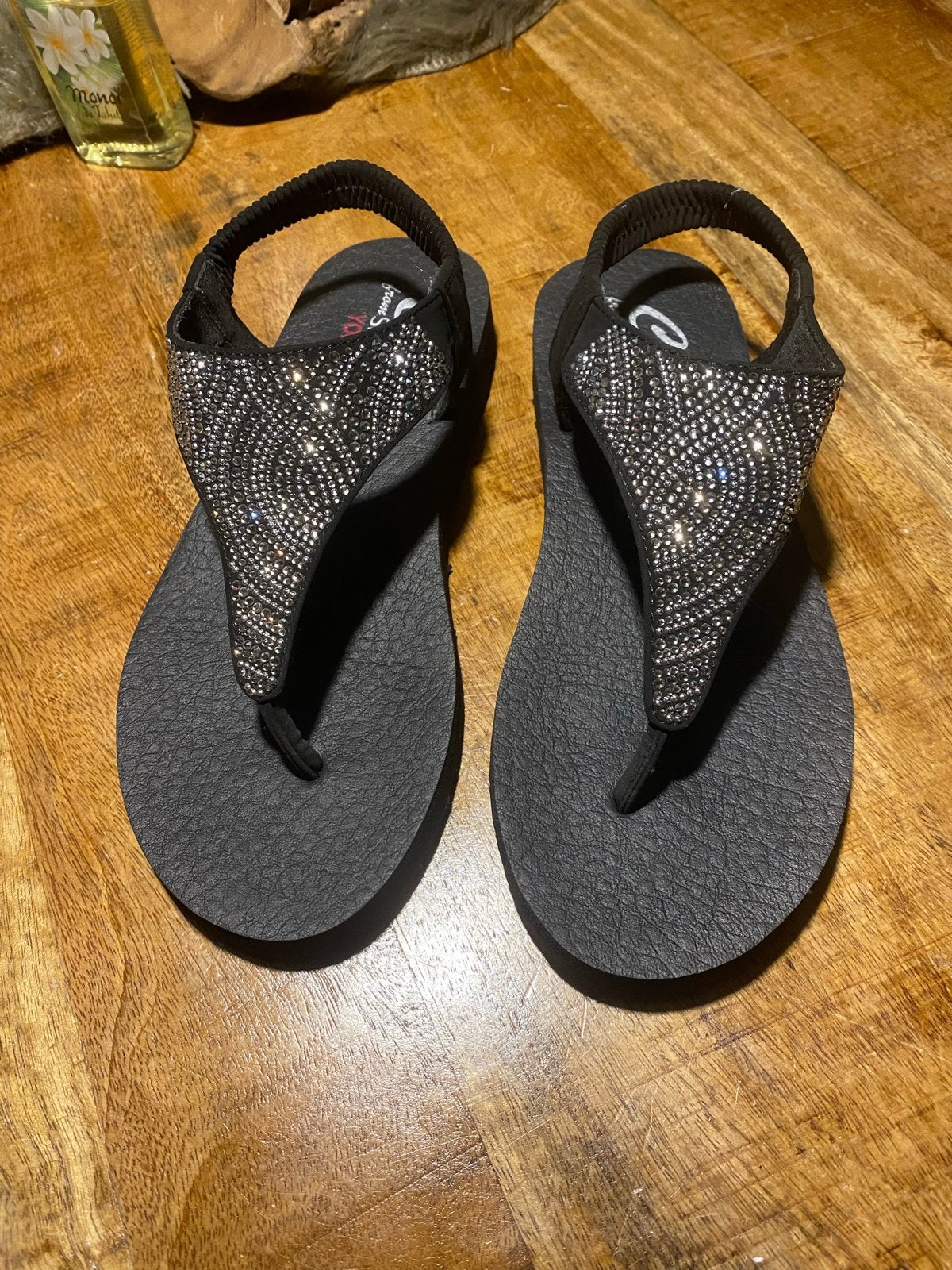Skechers Yoga Foam Slippers Maat 38 Nieuw, Ophalen of Verzenden, Nieuw, Slippers